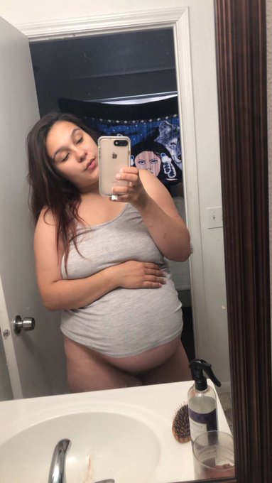 37 weeks pregnant  Kik: momofboys20 Snapchat: laurenlolo32 https://t.co/V4Qq4TjEjE<a href="/tag/manyvids"class="tags"><span>#manyvids</span></a>