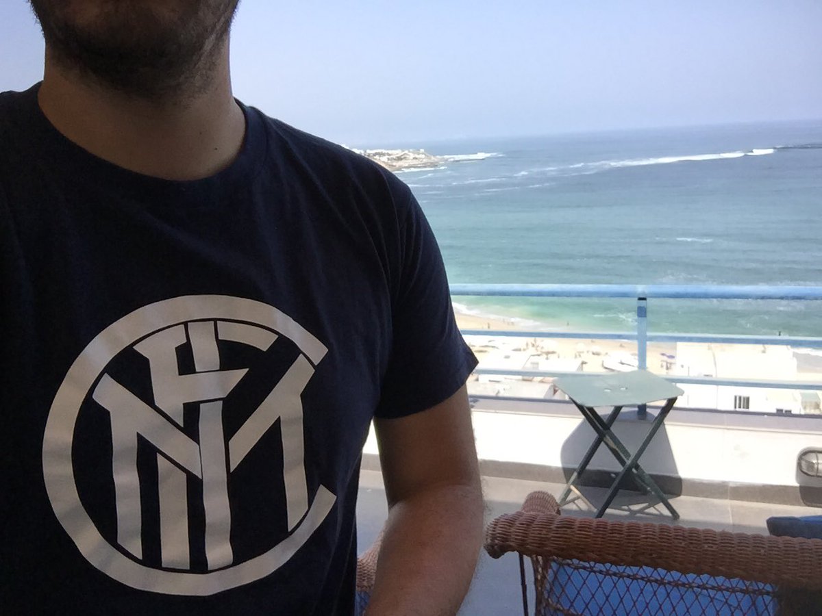 inter_peru's tweet photo. @Inter_es DESDE PERÚ 🇵🇪⚫️🔵 https://t.co/KysH65m52o