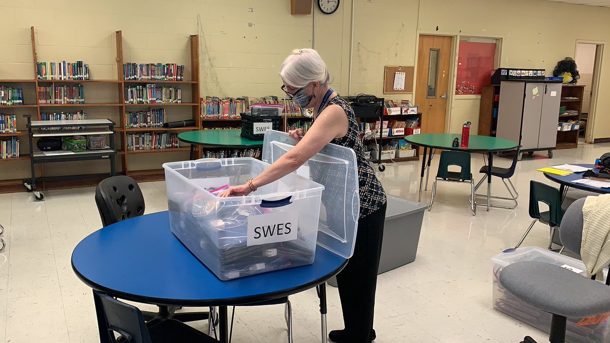 EaglesSouthwest's tweet photo. 🗣We are checking our list and checking it twice‼️ Technology cleaned, bagged, and tagged 💻 Its a Great day to be an Eagle🦅 #TheresNoPlaceLikeHome🌪 #PlanningForPerfect 🤝 #StrongerTogether @FCPSchoolsTN @Supt_DrConnie @CAOacademicsfcs https://t.co/DM84VHNmav