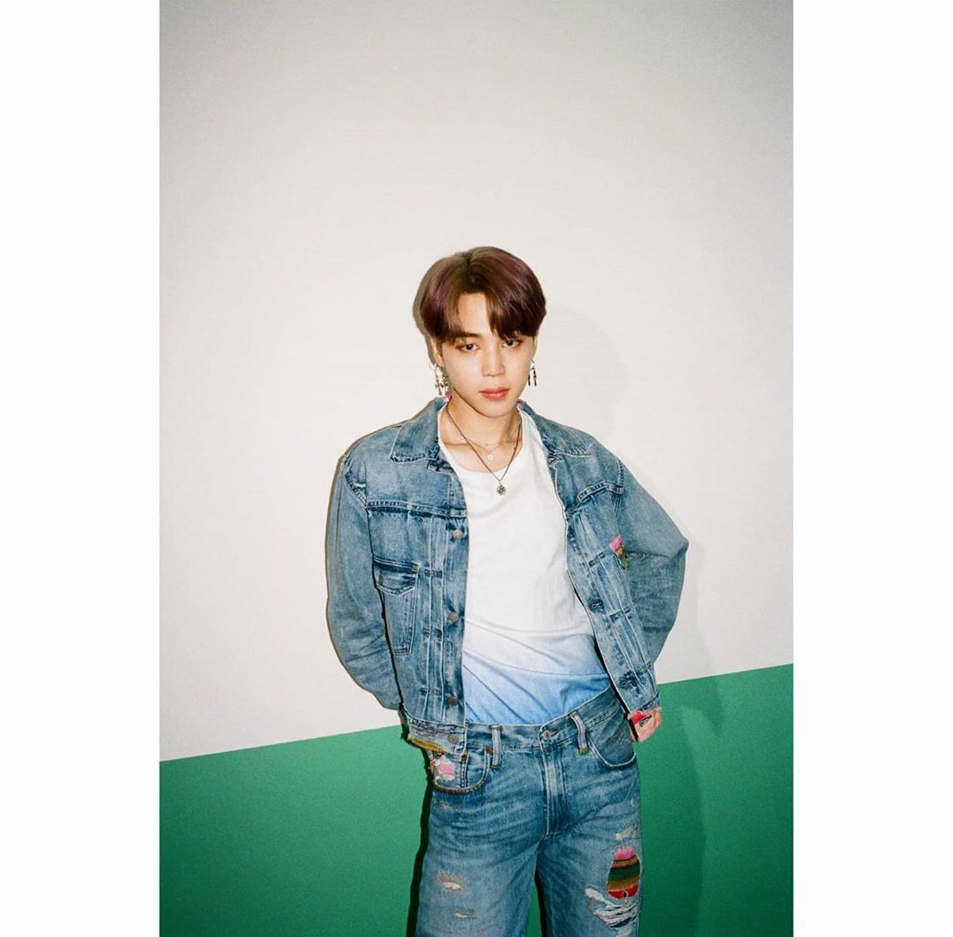 lutfivns's tweet photo. Huwaaa gilee,tolong bungkus orang orang ini🌚💜🗡️#방탄소년단 https://t.co/R3TjALVtQd