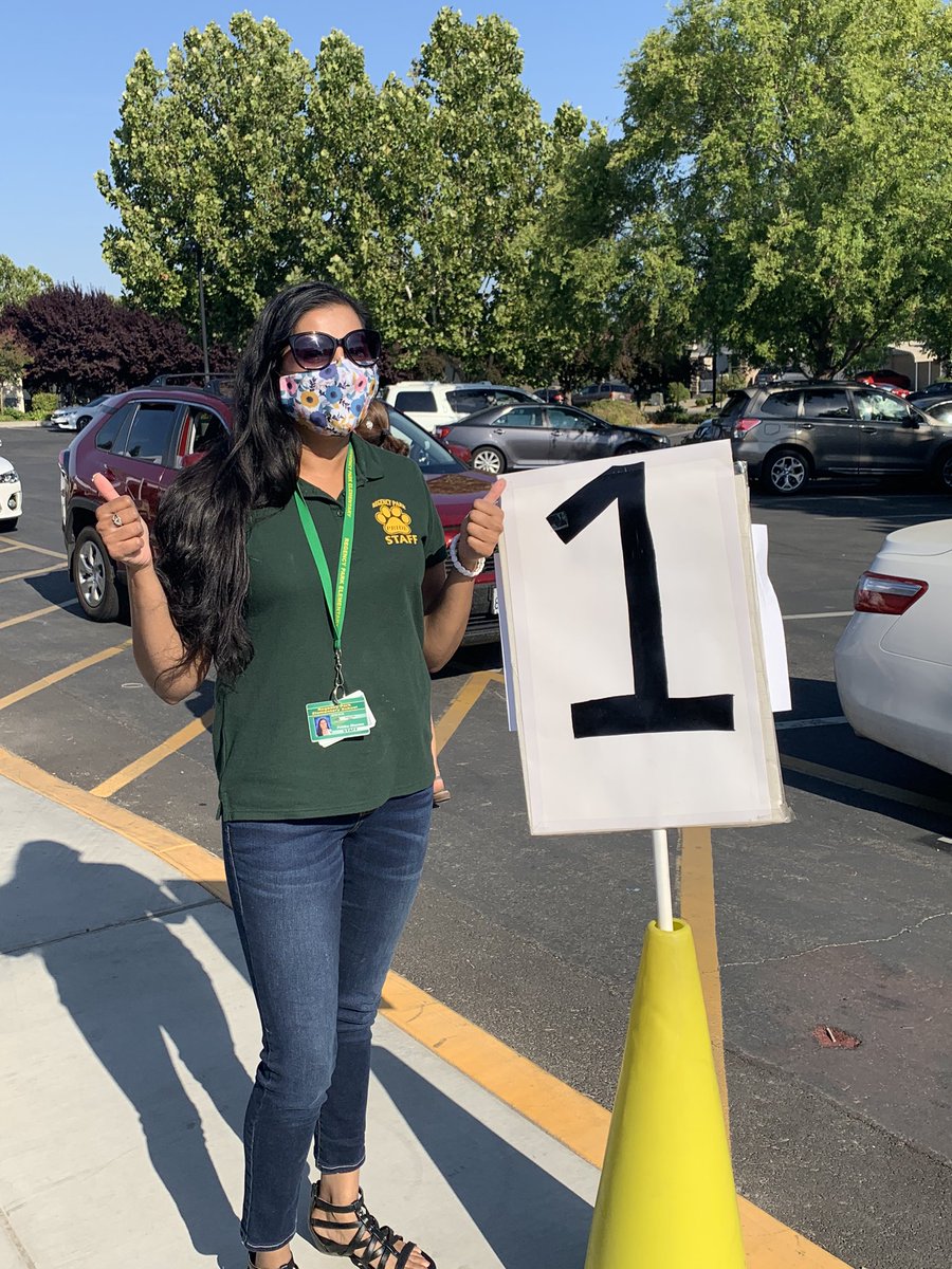 Cyndi417's tweet photo. Materials Distribution with a strong start at #RegencyPark this morning. Almost ready for school to start! #TeamTRUSD #PrideStrong https://t.co/zjTYkYfArm