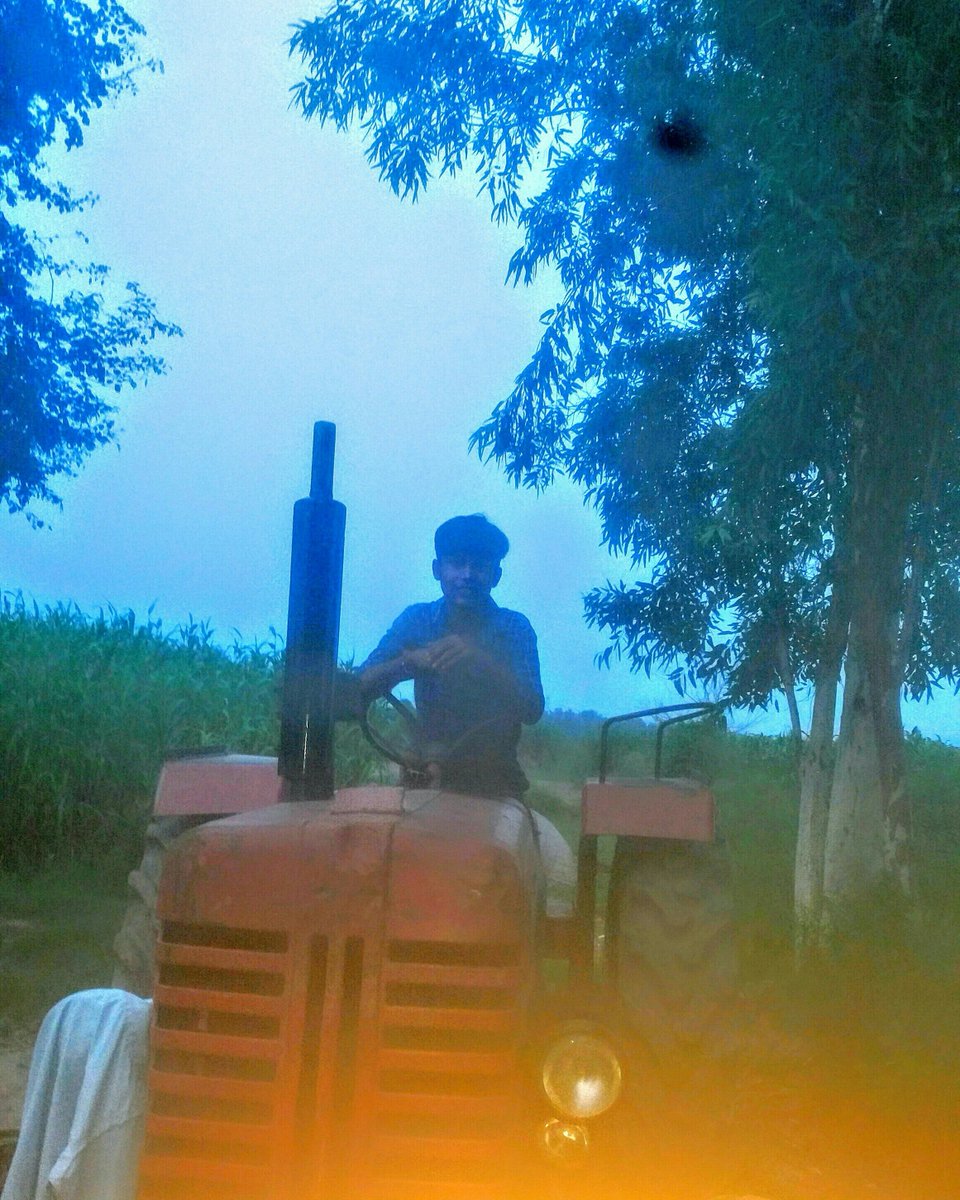 Tusharp20179240's tweet photo. HI THIS IS A PAL BOY TUSHAR PAL please follow me Twitter and enjoy this photo Thanks you  and follow me @Tusharp20179240 
                   @BeingSalmanKhan 
                   @ Akshay kumar https://t.co/4TuwAqUE0v