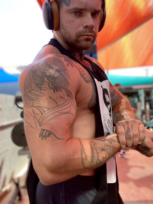 Fucking SLAMMING today. Bigger by the day.💪 https://t.co/X0Pf3Jr3zd<a href="/tag/mvsales"class="tags"><span>#mvsales</span></a><a href="/tag/mvboys"class="tags"><span>#mvboys</span></a>