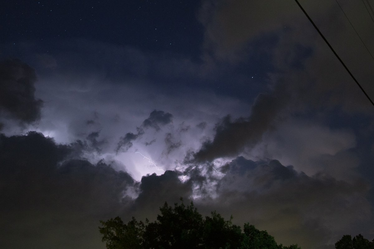ChristaRPhotog's tweet photo. #Photography of #severeweather rolling through the #Minneapolis area.   #Lightning over #Carvermn &amp; #Chaskamn last night. https://t.co/tFDkXnPa6Y