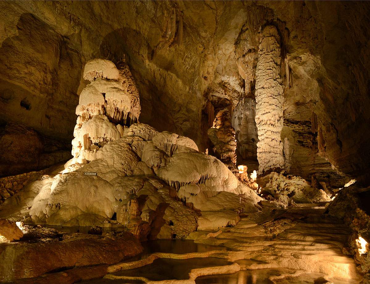 AmazingSpaces's tweet image. There are so many amazing places to discover in Texas. Check out this list of the top 6 natural wonders in Texas curated by Click2Houston:  ow.ly/HFoj50AVzSo  #AmazingDiscoveries