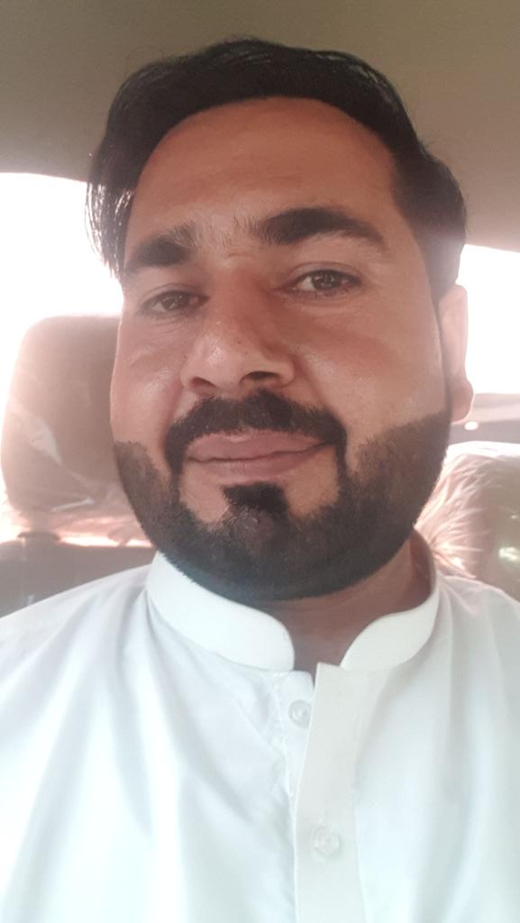 amirzadaafridi1's tweet image. بھــــــــــری ہوئی جیب آپ کو غلـط راستـــوں پر لے جا سکتی ہے
لیکن خالی جیب آپ کـــو زندگــی کے اصلی معنــــــــی سمجــھا دیتی ہے
#mahool #jadojihad #profision