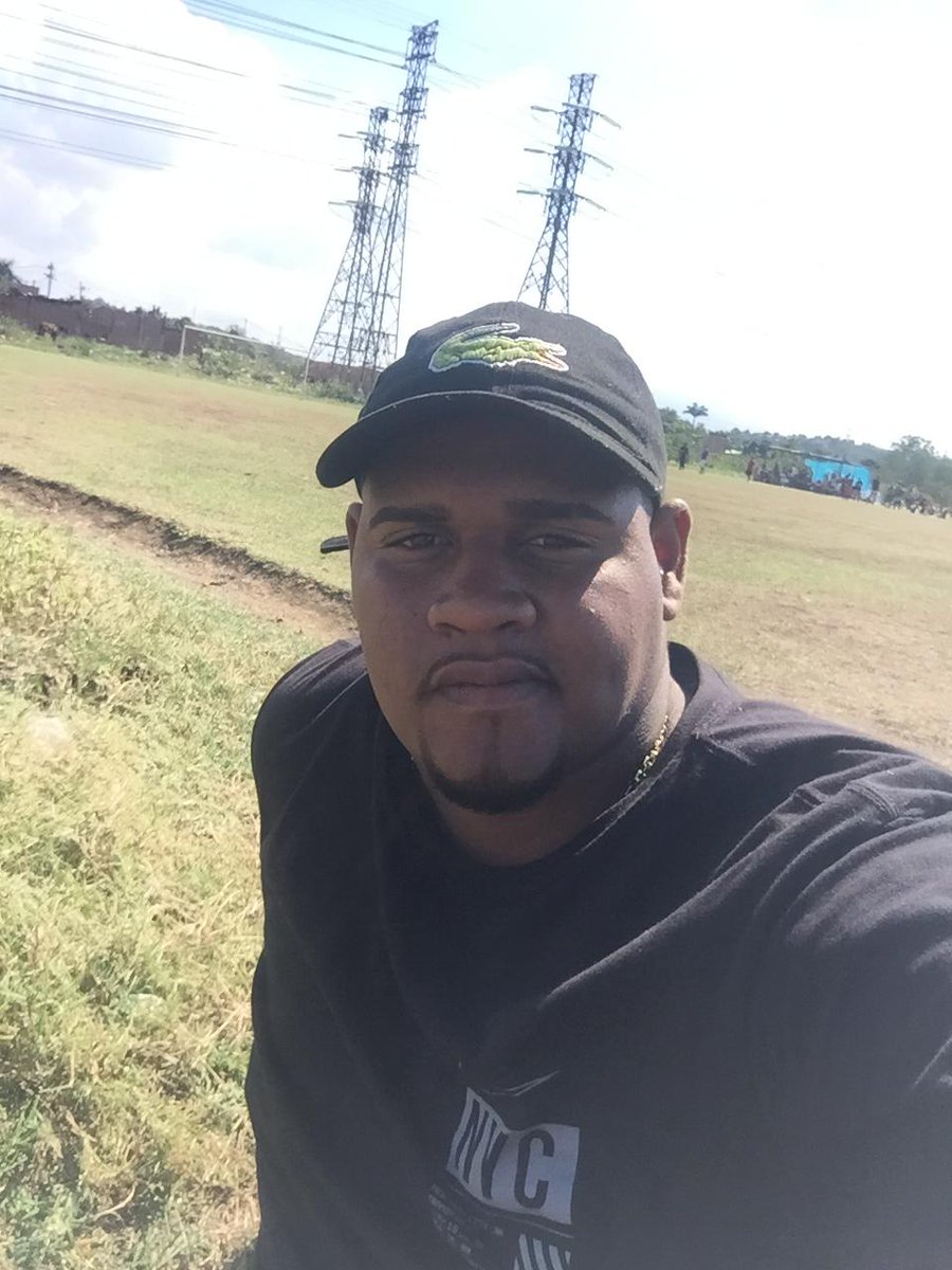 Xande33_'s tweet photo. carinha de quem presta 🥴⛹🏾‍♂️ https://t.co/mnLBQF6okw