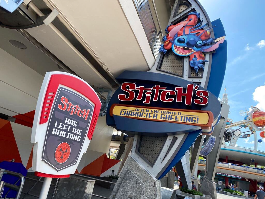 WDWNT's tweet photo. Stitch’s Great Escape Sign Removed at the Magic Kingdom Following Closure Announcement

https://t.co/ZGXwAbcoeZ https://t.co/XLQilvc2g7