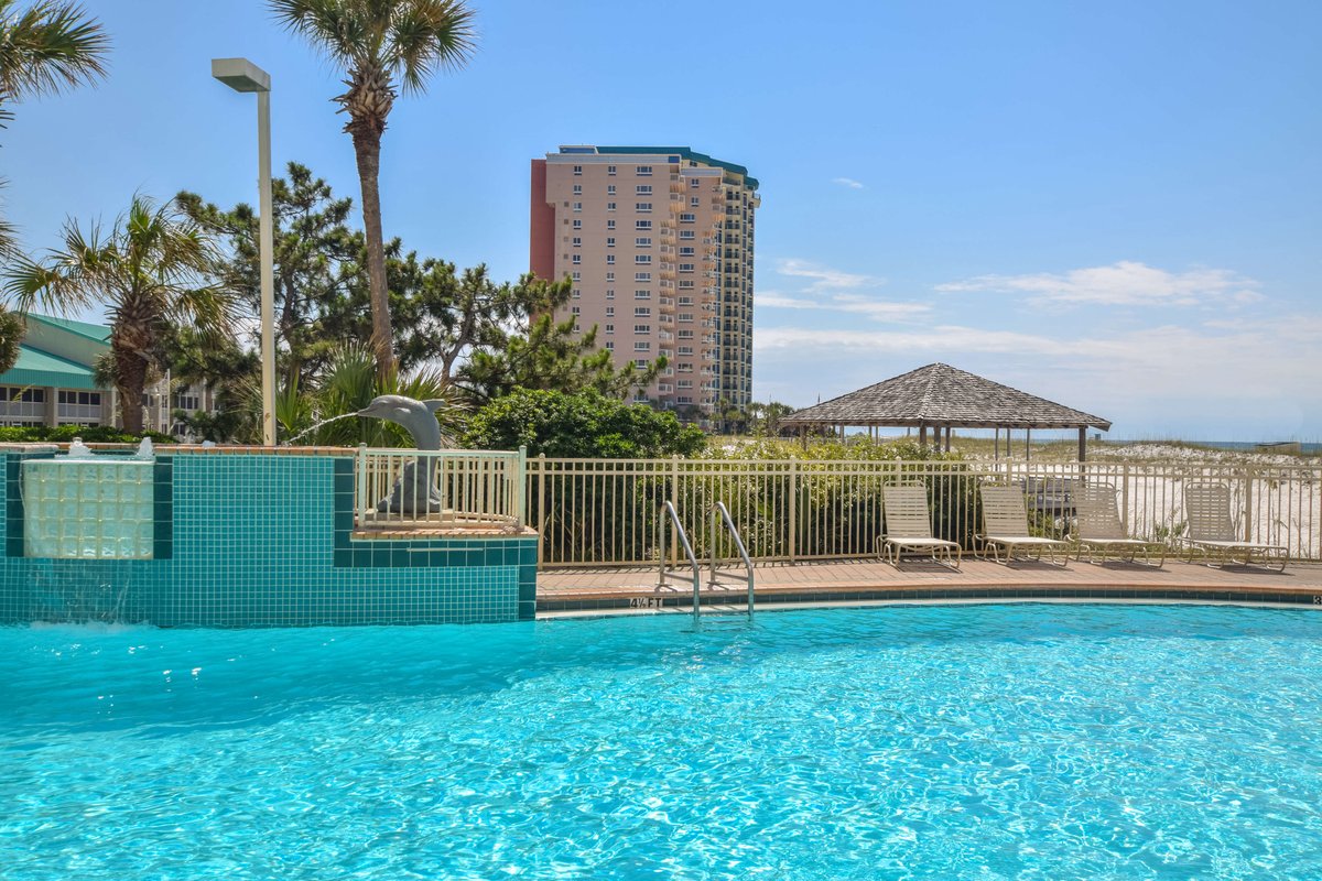 PBRDestin's tweet photo. The Emerald Coast life is the best life! 🌊🏖 

Planning your next vacation? Our website has everything you need to know to prepare for your visit: https://t.co/rtP4jgfeRM https://t.co/Vy3wRiHPe4
