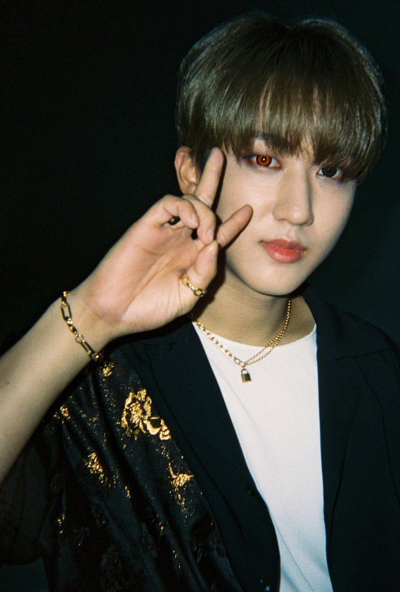 dark_binnie__99's tweet photo. Поздравляю тебя с днем рождения!
И желаю вселенского счастья,
В океане из смеха и радости
Каждый день непременно купаться,
Чтобы жизнь была яркой и сладостной,
И успех не надумал кончаться.
#승우의_새로운_도전을_응원해 
#HappyChangbinDay 
#OurLightChangbinDay https://t.co/VSV7Fyy6c0