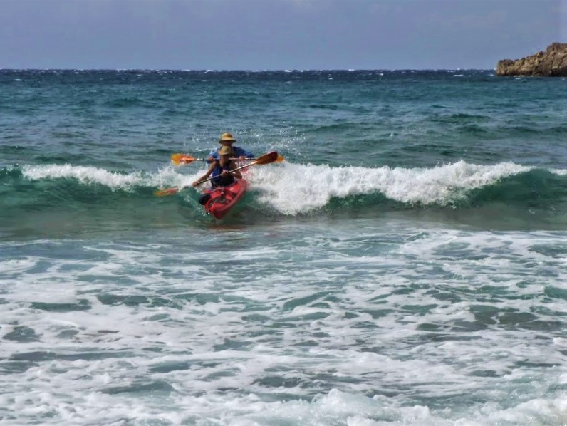 Nwpassagecom's tweet photo. Heyooo, Comin' in HOT! 

It's always a BLAST to find a wave face in a big ol' double kayak.

Can any trip alumni identify the beach these folks are surfing into? The only discernible clue is that craggy bit of headland in the upper right. https://t.co/91DM7i11Zd