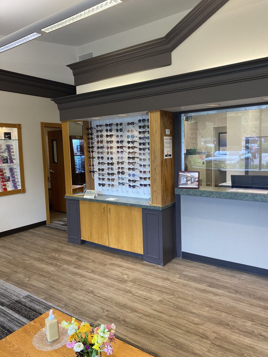T2Designs's tweet image. Seeing 2020 in 2020! Check out some more #behindthescenes progress shots of Town &amp;amp; Country Eyecare's renovation project. Almost done! 🙌

#t2designs #commercialinteriordesign