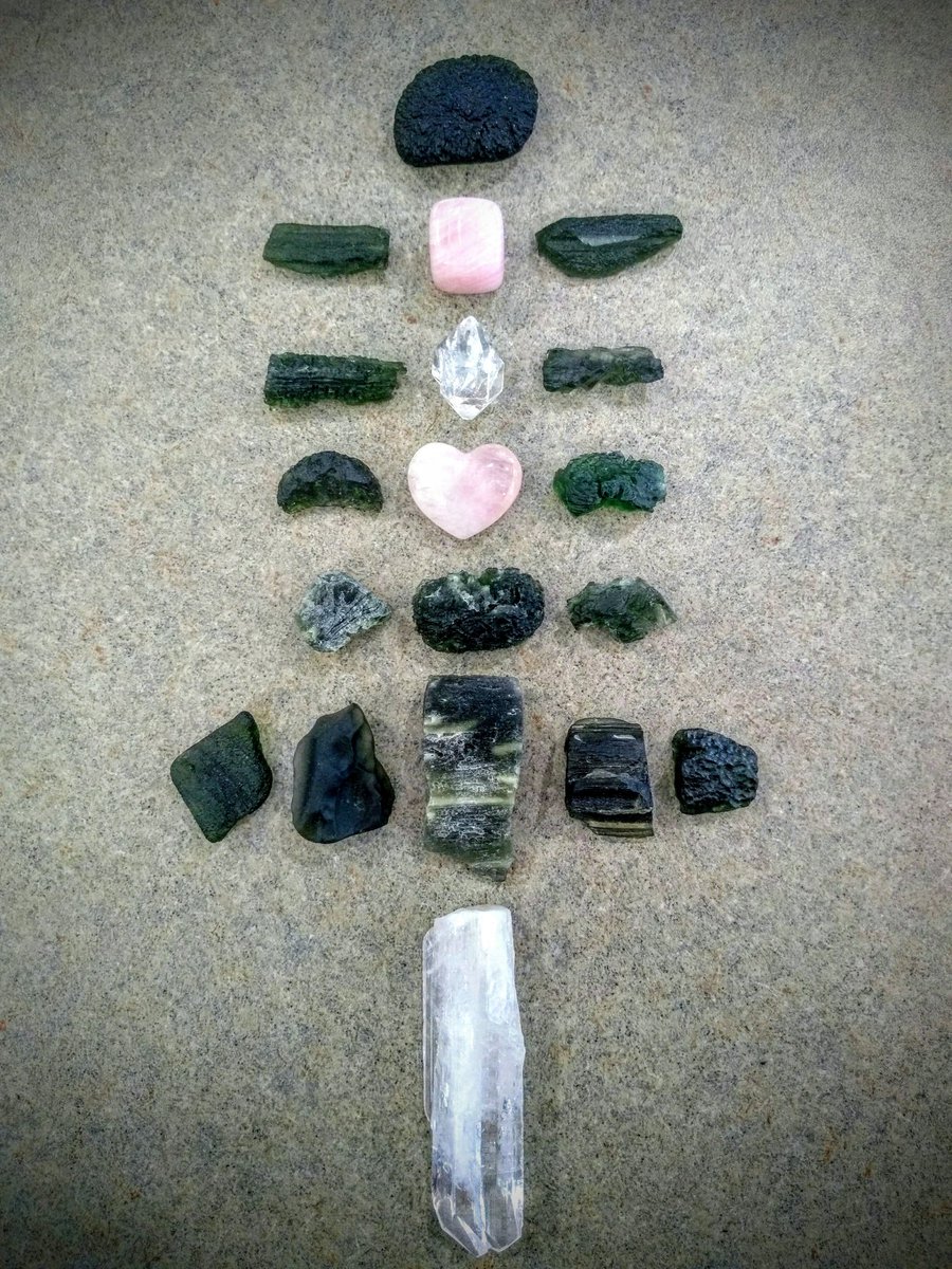 All you need is love! 💚🌟🌸
#Moldavite #HerkimerDiamond #RoseQuartz #Danburite #CrystalHealing #HeartHealing #HeartChakra #DistanceHealing #RaiseYourVibration #CrystalGrid