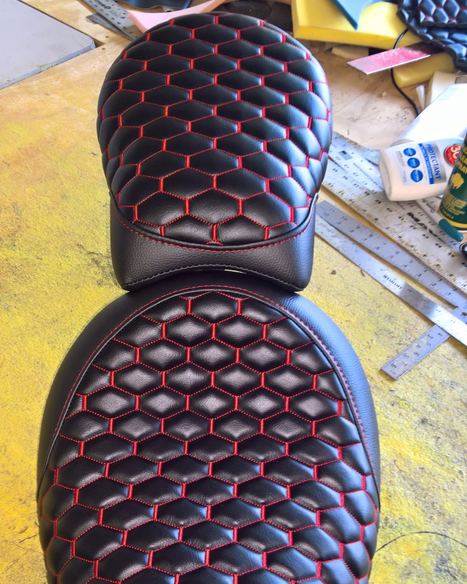 keystonoutdoor's tweet photo. Another slick seat by https://t.co/wYR3Gvx7lG using #KeystonBros Masterpiece Quilt panels 😎 
•
•
•
#motorcycle #custommoto #quiltstitch #upholstery #vinylupholstery #customcycleseats https://t.co/CIi9O3V0Gn