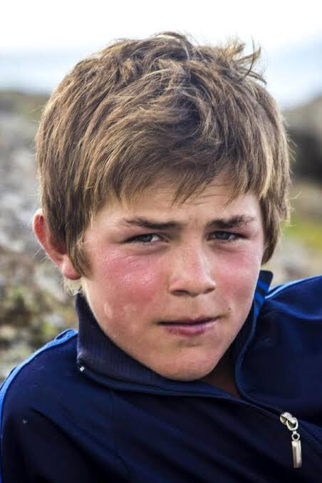 Çınlasın gökyüzü, 
karadeniz ağlasın,
yıldızsın, aysın, 
EREN İYİ Kİ VARSIN.       #İyiKiVarsınEren