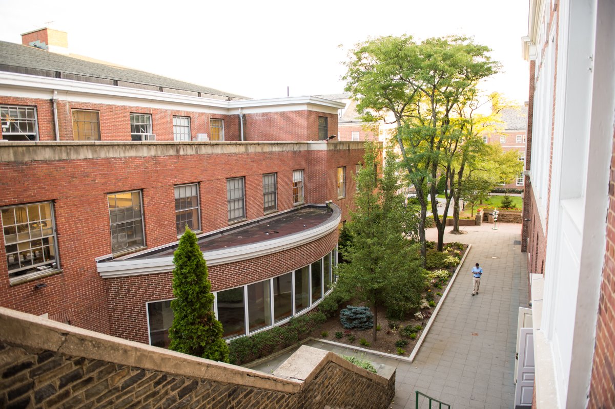 ManhattanEdu's tweet photo. Have questions about returning to campus?
Visit our FAQ page for more info about student move-in, COVID-19 testing, fall semester classes and more. ⤵️
🔗https://t.co/Nuo7B2O2h2
One Manhattan | #JaspersReturn https://t.co/3dW8iwiTdJ