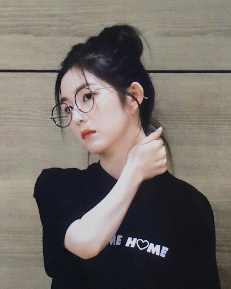 RedVelcroBr's tweet image. A Irene com esse óculos é a coisa mais perfeita do mundo 🗣🗣🗣

@RVsmtown