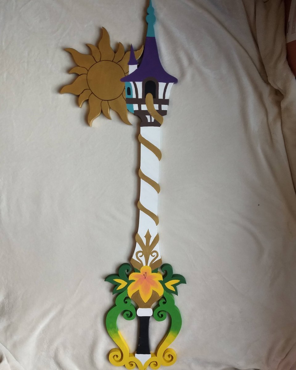 roxas4459's tweet photo. @thegamersjoint I made these all myself and sell them too! I also do custom keyblades as well! Check out more at The Keyblades Armory on Etsy! https://t.co/EtEtyreuxB