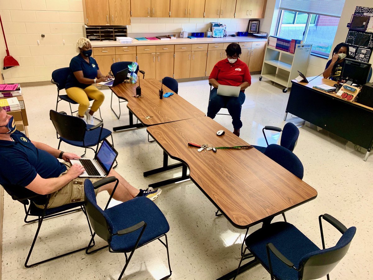 SwmsCharlotte's tweet photo. Principal Little making things happen with the admin team in the SWMS “Situation room” https://t.co/mef7HsuH5g
