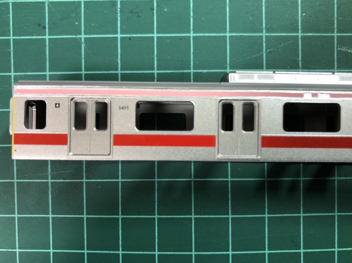 久しぶりにNゲージの加工作業 KATO製の東急5000系の車体のうちのサハ2
