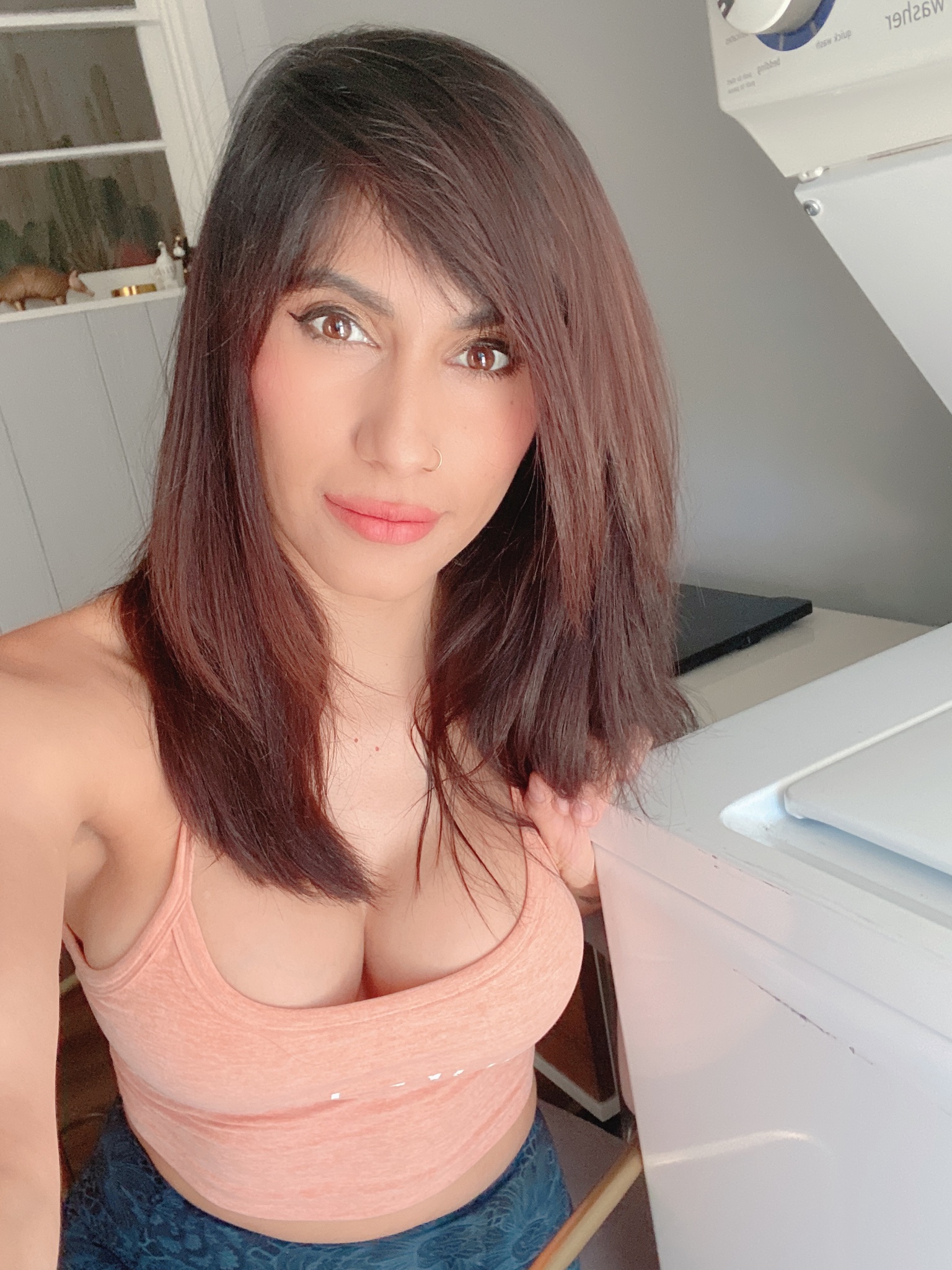 Cristina Vee Valenzuela on X: just a grown ass woman and her washing  machine t.coClFcXjzmBX  X