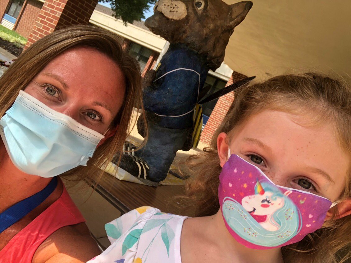 wresWildcats's tweet photo. We enjoyed seeing some of our Wildcats today! π€πΎ#IcePopsWthePrincipals #WESsummerFUN https://t.co/cnKG0Awm3l