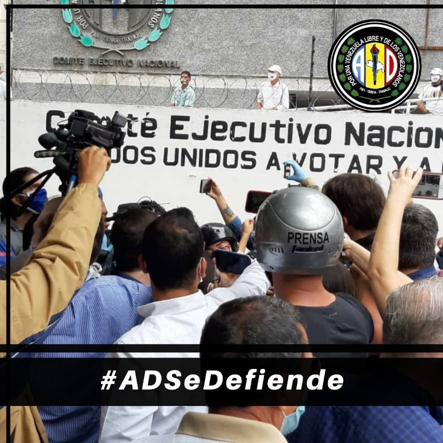 mdominguezAD's tweet photo. #ADSeDefiende y una vez más le reiteramos al país que no nos prestaremos para farsas electorales. Seguiremos trabajando hasta alcanzar las condiciones necesarias para poder participar en elecciones realmente libres ¡Por una Venezuela libre y de los venezolanos! #ADEsDeVzla https://t.co/R3i0efT1KR