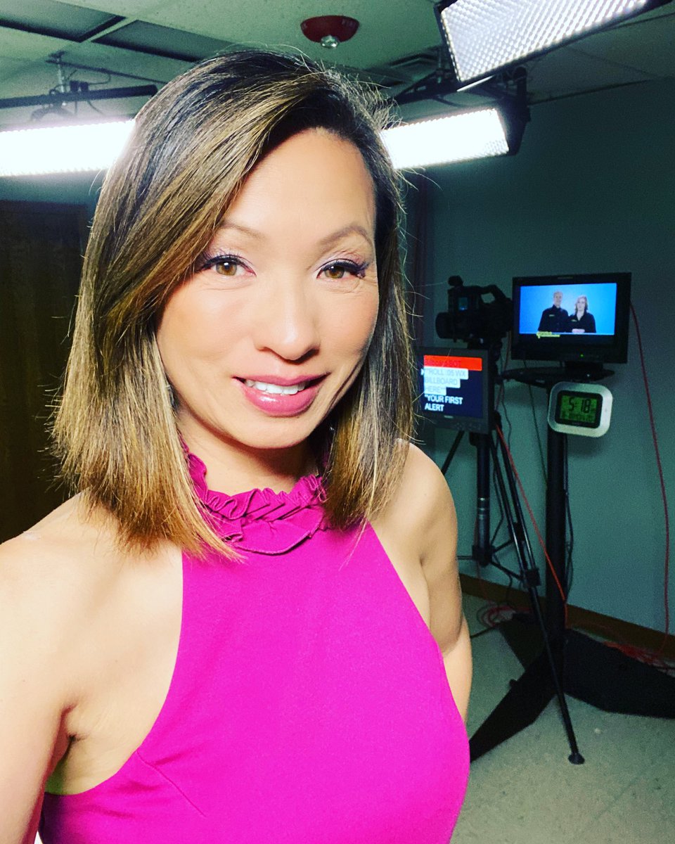 SharonChenTV's tweet photo. #Monday #BacktoWork and #thinkingpinkπ
#Pink #itsanattitude #notjustacolor #Monday #newweek #newtude #newgoals #Letsgo https://t.co/jFXYZysRQl