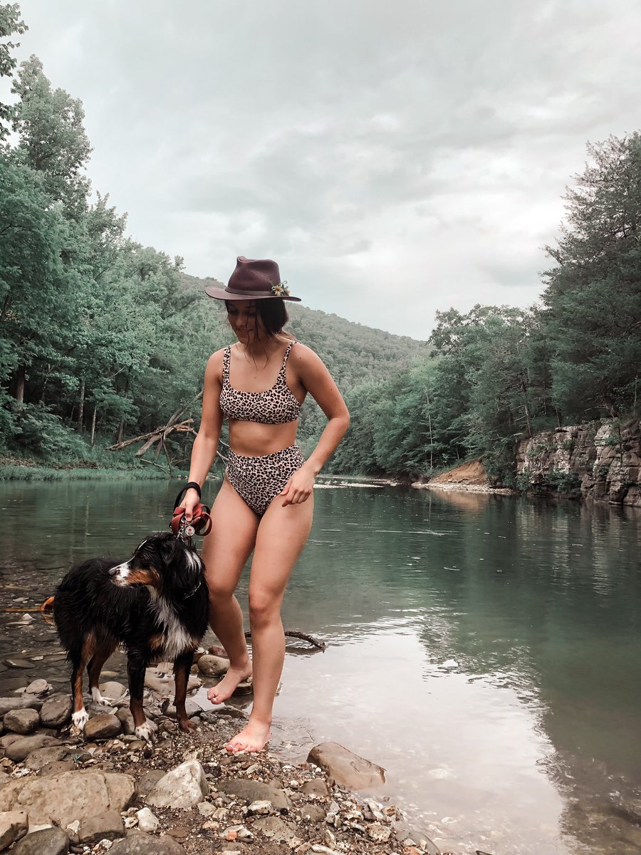 Mazeli__'s tweet photo. Not sure where I’d be without this dog 🐶💗🌲 https://t.co/y02tMxKEru