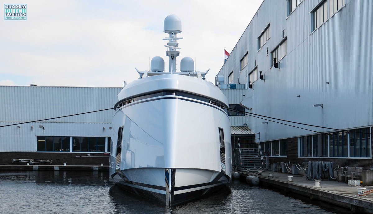 Dutchyachting's tweet image. #Feadsdhip #launched #Project706 in #Aalsmeer today. The 49.65m/ 162’1” hull, built by #GouwerokShipyard in Aalsmeer, arrived at their #shipyard on July the 12th of last year. Project 706’s jet #engines will generate a speed of 48.6 knots (90km/h). Photos by @DutchYachting.