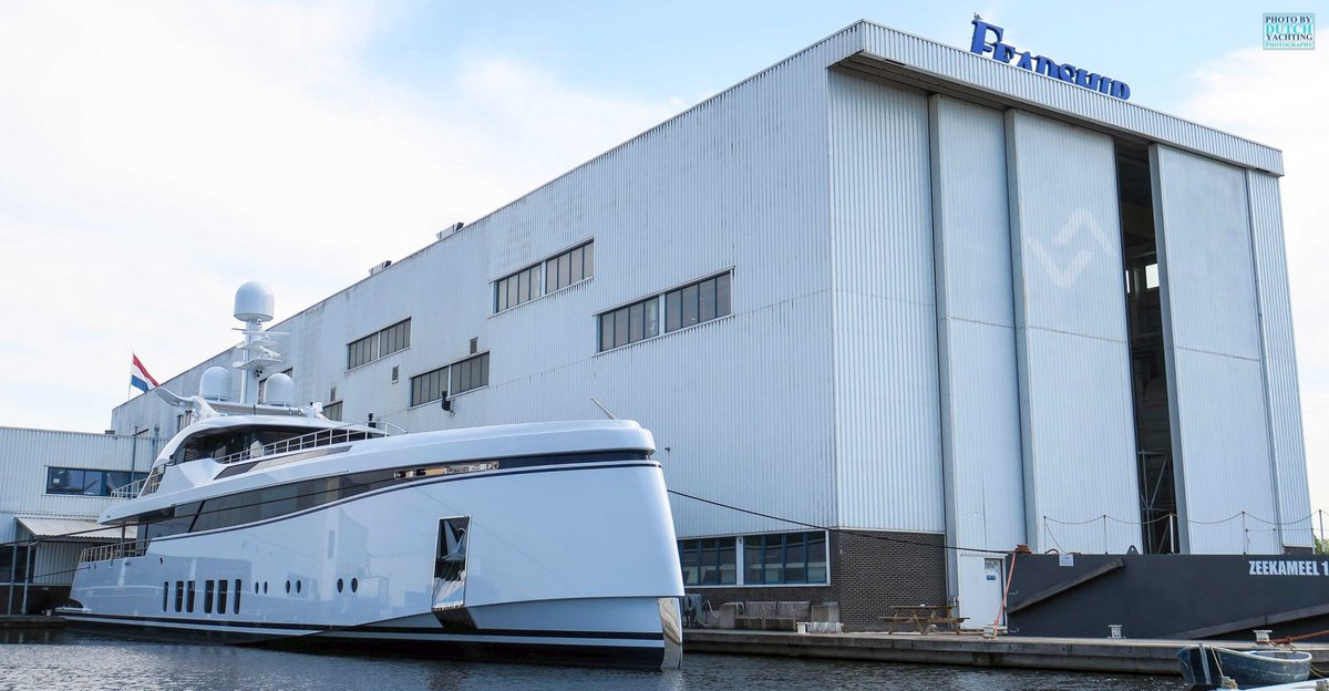 Dutchyachting's tweet image. #Feadsdhip #launched #Project706 in #Aalsmeer today. The 49.65m/ 162’1” hull, built by #GouwerokShipyard in Aalsmeer, arrived at their #shipyard on July the 12th of last year. Project 706’s jet #engines will generate a speed of 48.6 knots (90km/h). Photos by @DutchYachting.