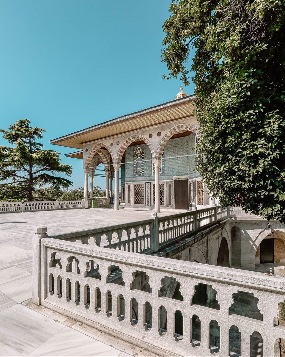 istanbulliste's tweet photo. Fatih, Topkapı Sarayı Müzesi’ne git. https://t.co/AQNcHpBNBL
