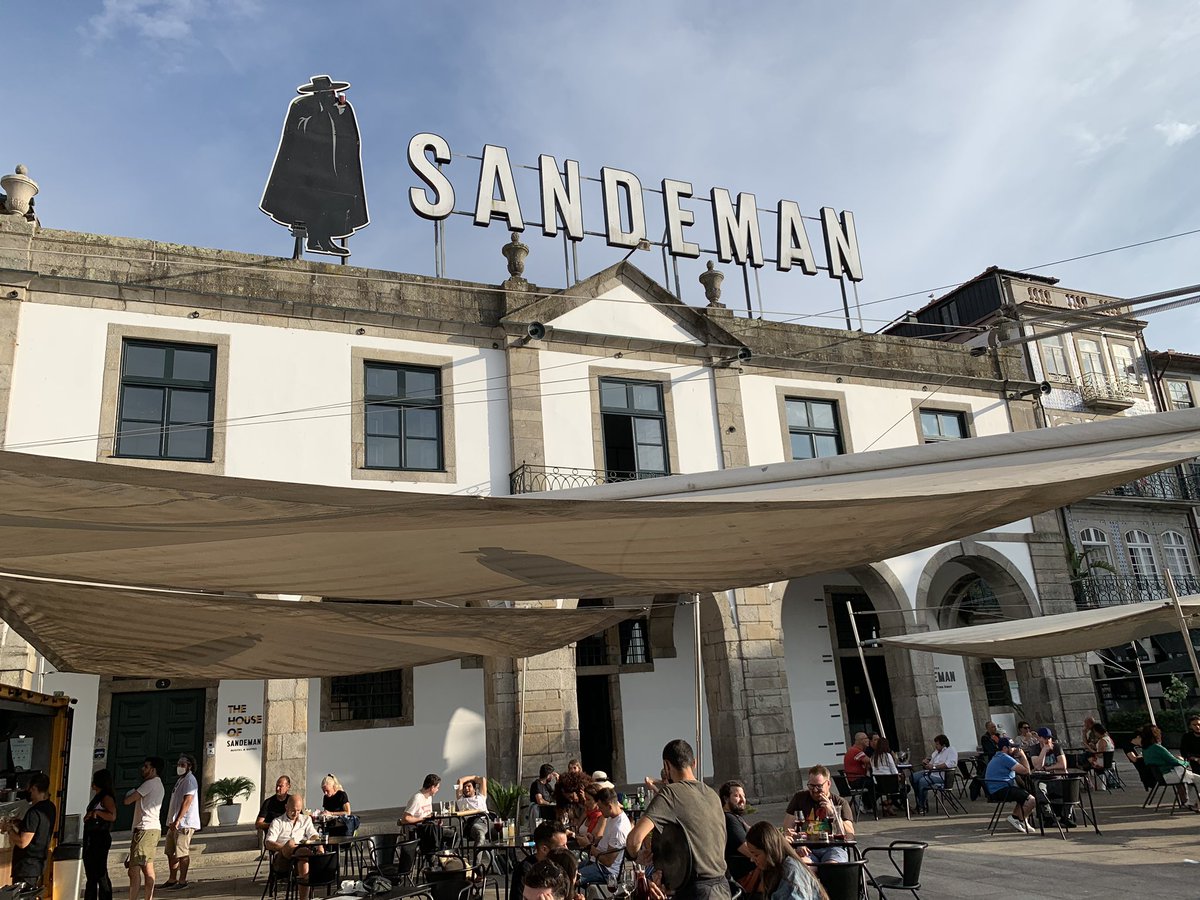 FoodTomas's tweet photo. Arrived in fantastic #Porto to stay at the amazing House of Sandeman. What fantastic work by @SandemanPorto. Tomorrow down the #douro to discover the estates and wineries.#Portugal @portugalsviner @Vinunic @VinAmbassadoren @LaRVF_mag @WineFolly @VinsdeBordeaux @GastroVin @KralVin https://t.co/fsSF0FfhG4