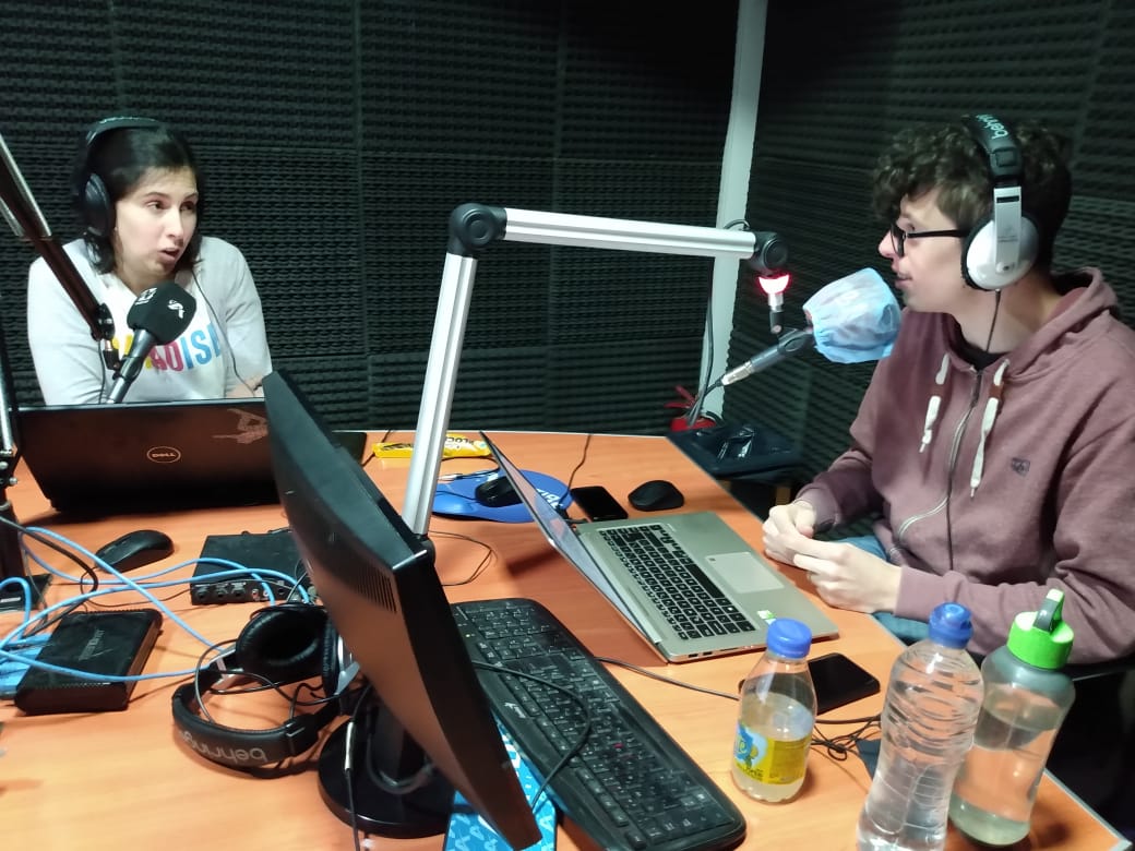 RadioAndinaMza's tweet photo. #BuenLunes Comenzamos la semana en #TPLT 📱
Hoy ⤵️
🎵 #NuevosLanzamientos: 'Dreamland' de @GlassAnimals
🏬 Hablamos de #Arquithreads con @alejandrocsome
🎮 @Fichinescu nos cuenta sobre los videojuegos más jugados durante la pandemia https://t.co/XLrdXhSsYu
