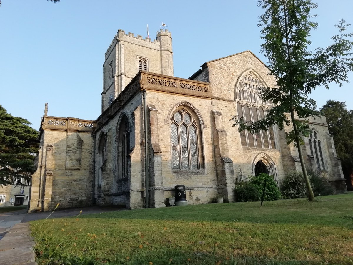 andrewbeane's tweet photo. The Minster Church at #Axminister looking fabulous in the evening sunshine as @cateedmonds leads the rehearsal for tomorrow's Licensing of a new Team Vicar & two Associate Priests by @jackiesearle09. #newministry @CofEDevon #praygrowserve https://t.co/vhrfYGKHGB