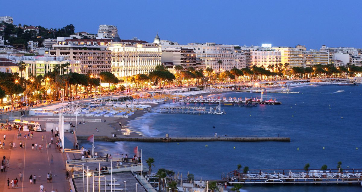DrazMorgane's tweet photo. Je suis arrivé a Cannes hier 😝
Je me suis déjà fait baiser 🥰
Quel ville fantastique 😍 https://t.co/ZIkbvb3sqi