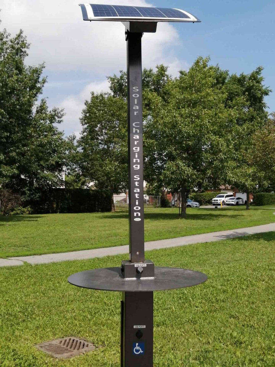 PineviewOttawa's tweet photo. Check it out! Cool new solar powered mobile chargers at Meadowbrook park! Let us know if you have tested it yet😉 Loving the new addition! #cityofottawa #greentech @TimTierney @ottawacity https://t.co/WRNAPcuFOA