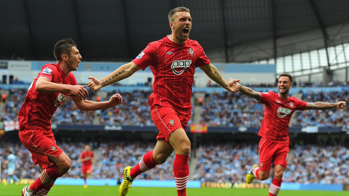 It’s 11 years since  #SaintsFC signed Rickie Lambert from Bristol Rovers so here’s a thread of some of my favourite goals of his.