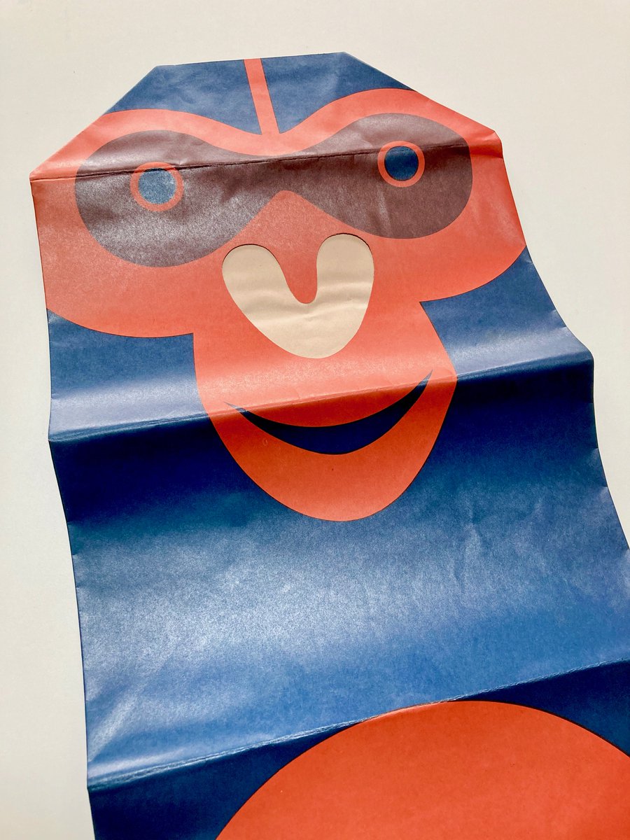 desescribir's tweet image. Unha das pezas favoritas da nosa colección de deseño é este disfrace deseñado for Fredun Shapur para a marca de xoguetes Trendon en 1968 #Playsack