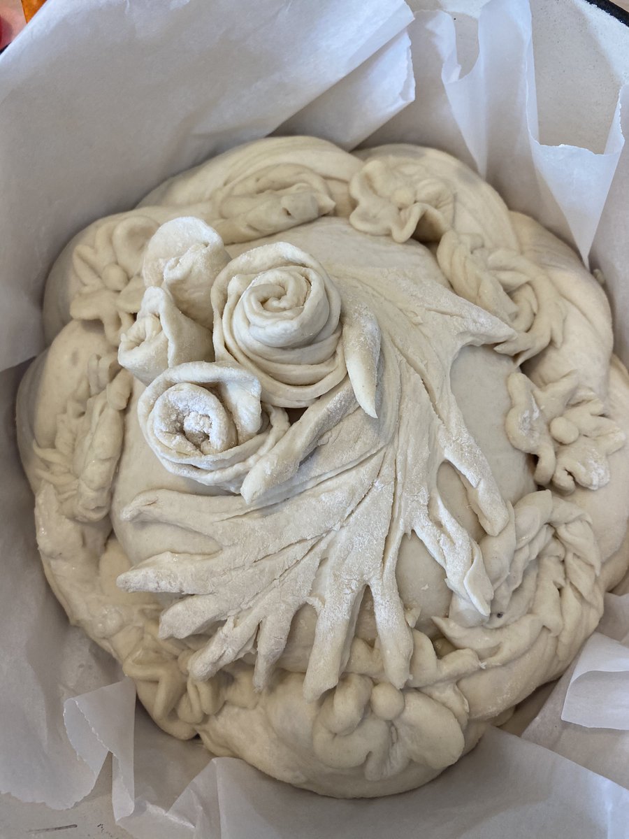 busyaims's tweet photo. @rosiecrumbss #korovai #sourdough #art #traditions #handmade https://t.co/9x9su8I52s