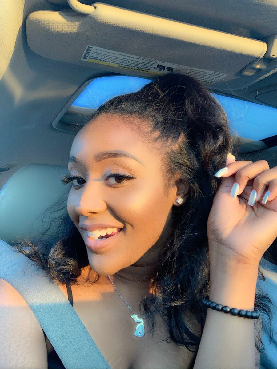Jaylaaa000's tweet photo. forever a D girl 🤍 https://t.co/FXdh3lZqr9