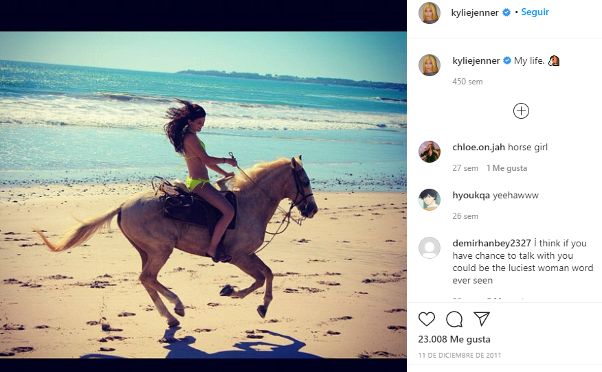 I don't think she realized it at that point, though. She was simply showing us what made her happy. This includes•Her highschool days•Closest friends (Hi Stas!)•Her family (One thing about them is they love each other)•Outdoorsy stuff. (Did you know she was a horse girl?)