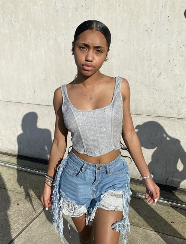 krissydemon's tweet photo. new to nsfw twitter-
-18-
-5’2-
-Straight (curious) -
-hard kinks-
follow to be mutuals 😫 https://t.co/ZRMB3jY7Dv