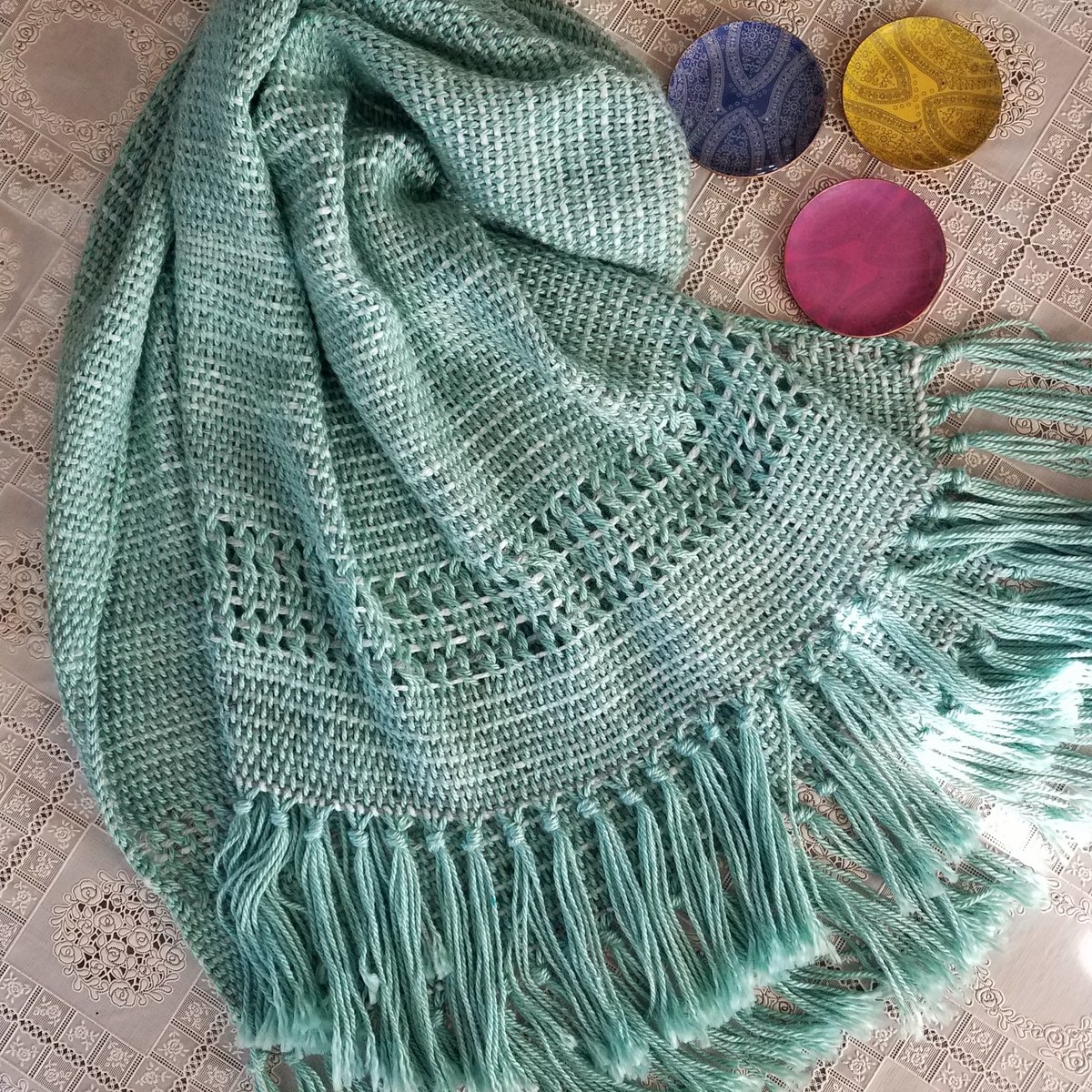 TelarTere's tweet photo. Color y calor para un día soleado y frío como hoy...con esta pashmina que tejí en telar manual con detalles de vainillas...deseo que te guste..
Si querés ver más de mis proyectos visitame👇

https://t.co/6kmH54IVWM https://t.co/GYAT2beECe