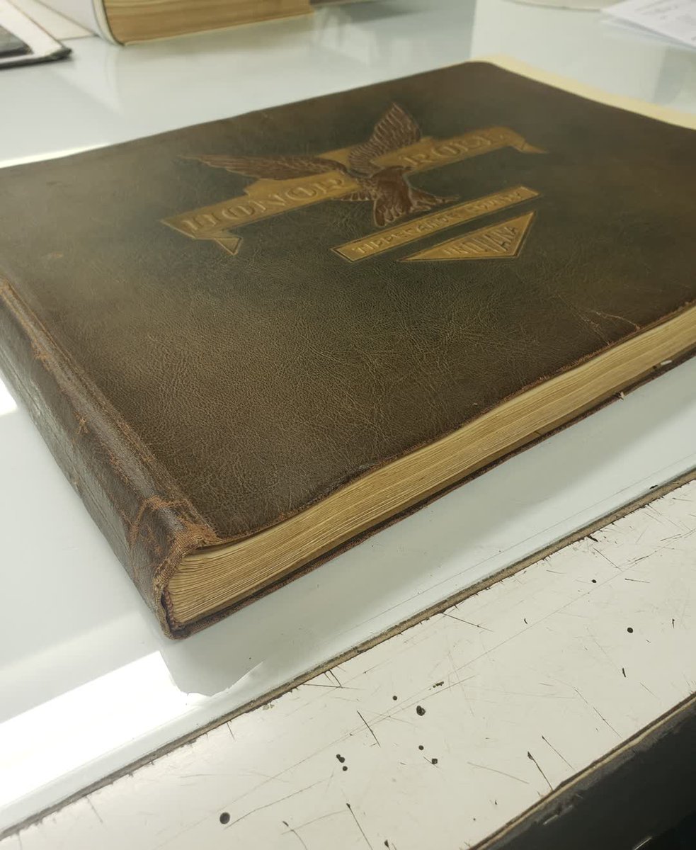 rosbookbinding's tweet image. We fixed up the stitching and repaired the tears and creasing in the cover.