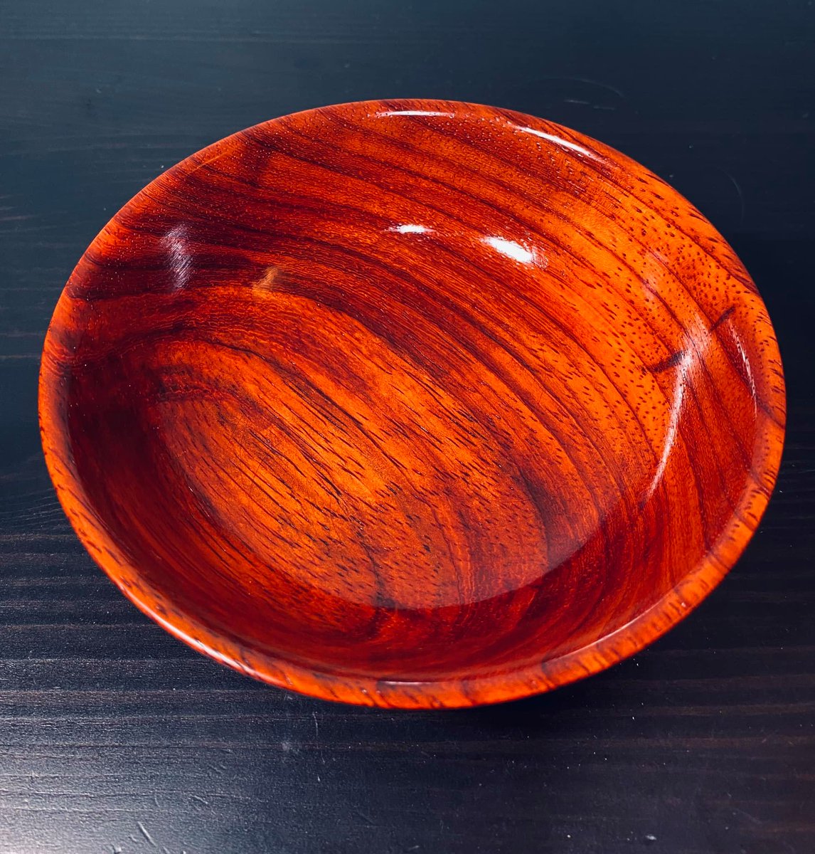 CarveNPour's tweet photo. Padauk finishes so vibrantly. This bowl is absolutely luscious. Smooth and shiny as glass but 100% made from wood. 
#woodturning #foryourhome #vibrant #luscious #padauk #woodenbowl #woodworking #happymonday https://t.co/1MIomvZbpo