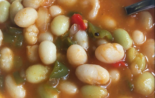 ¿Platos de cuchara en agosto? ¡Por supuesto!
Y más si son estas pochas de Tudela con piparras encurtidas.

#cocinasaludable #AlimentosDeCalidad #cocinadeverdad