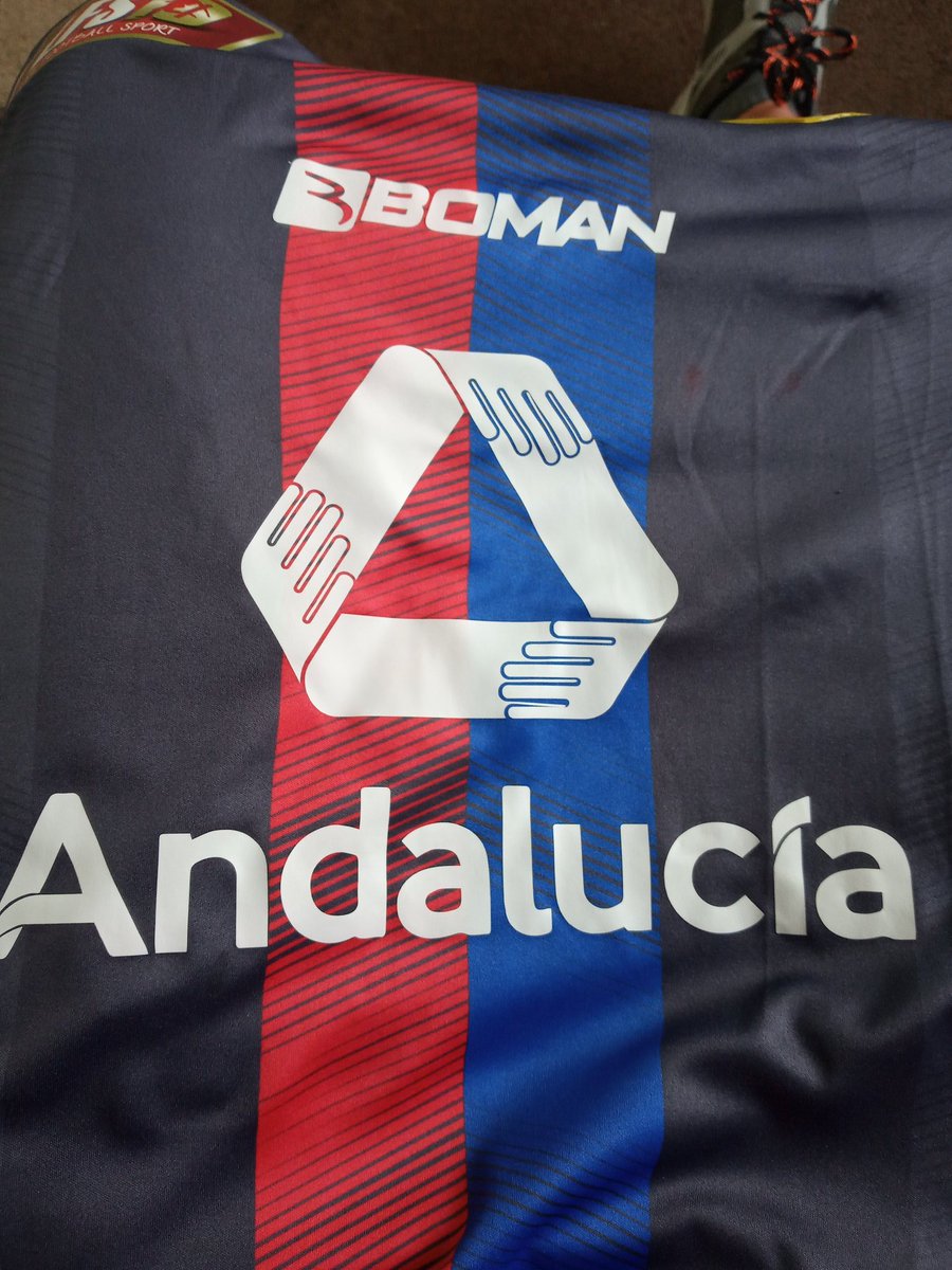 david_santi28's tweet photo. Gracias @Boman_Sport #Andalucia @LifeFSport @AngelsTownBeer #ADSTREN @MAG98Q @Enfoque_Ec 👏❤💙 https://t.co/PvhkiusDby