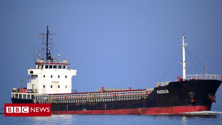 At the time the trade website FleetMon described the Rhosus as “a floating bomb”They said “port authorities don’t want to be left with an abandoned vessel... loaded with dangerous cargo” http://bbc.in/31HuVqE 
