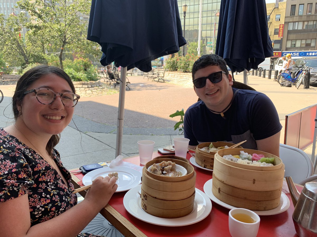 yuhline's tweet image. Bringing my kids out to eat as we meet! #dimsum #dimsumgogo #niouyorkeats 

Sticky rice for a sticky day! 😘